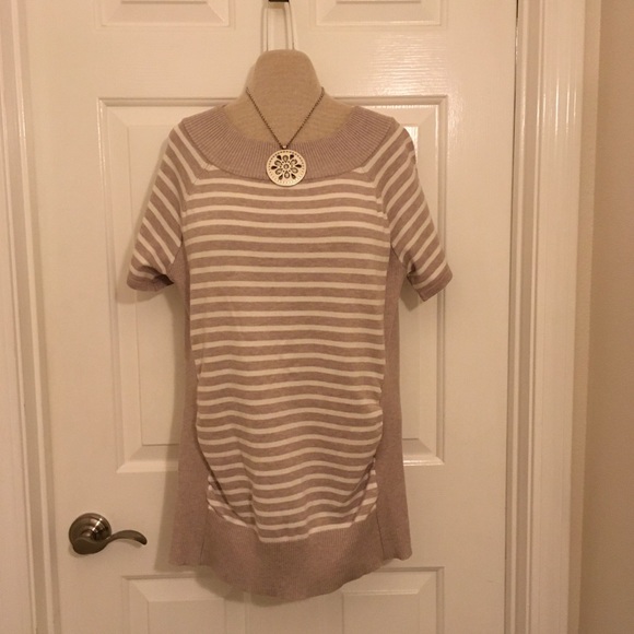 Short Sleeve Sweater - Picture 1 of 3